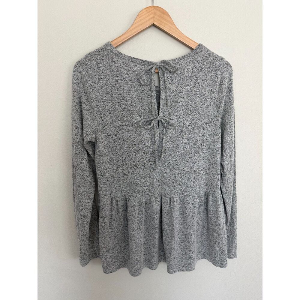 Moa Moa Women's Gray Large Sweater with Bows on back